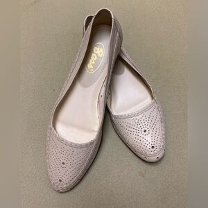 Bass Taupe Ballet Flats Shoes Intricate Cutout Design Size 7.5M